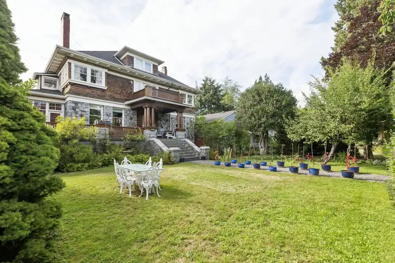 1617 W GRAND BOULEVARD - photo 3 of 40