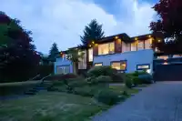 985 EYREMOUNT DRIVE - thumbnail 1