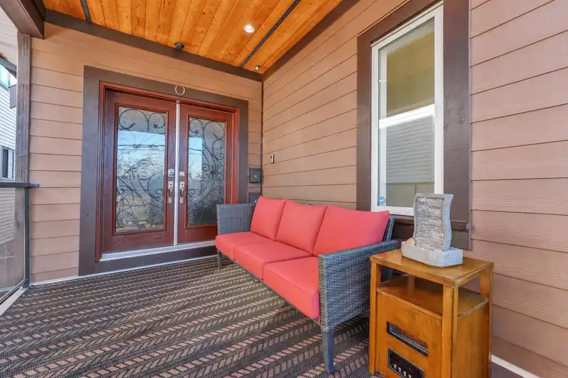 221 CAMPBELL STREET - photo 2 of 39