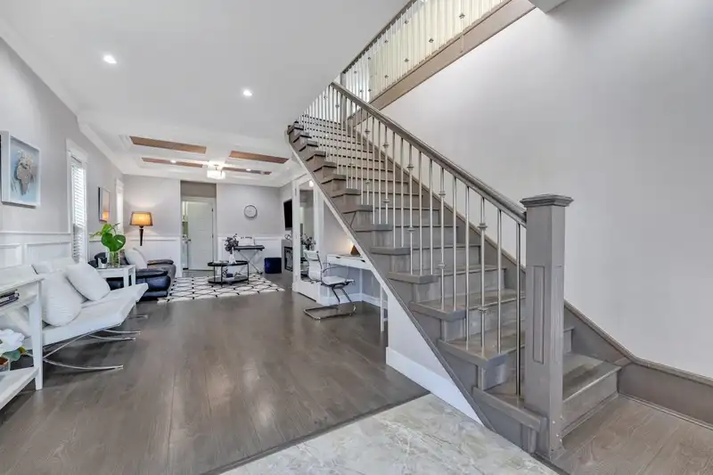 221 CAMPBELL STREET - photo 3 of 39