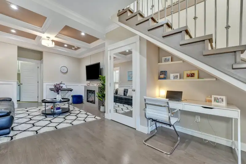 221 CAMPBELL STREET - photo 4 of 39