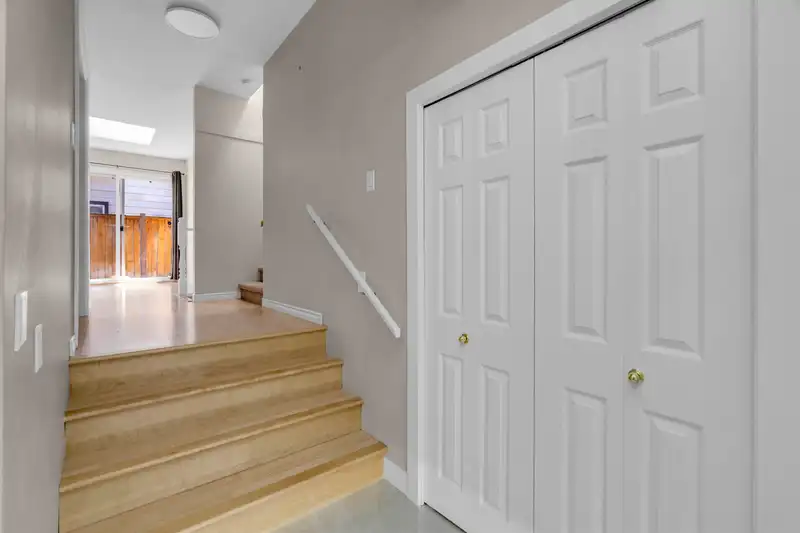 7335 141A STREET - photo 4 of 22