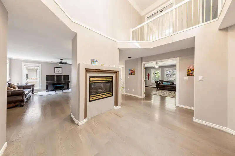 20621 91 AVENUE - photo 3 of 23