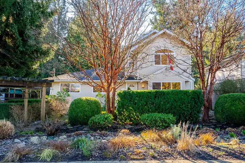 2168 CENTRAL AVENUE - photo 4 of 39