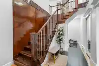 9416 WALLACE CRESCENT - thumbnail 3