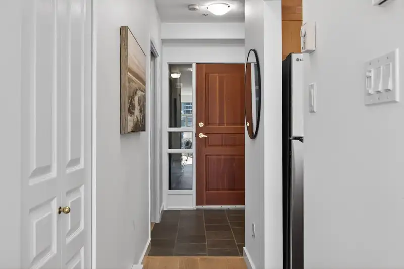 315 2020 E KENT AVENUE SOUTH - photo 4 of 40