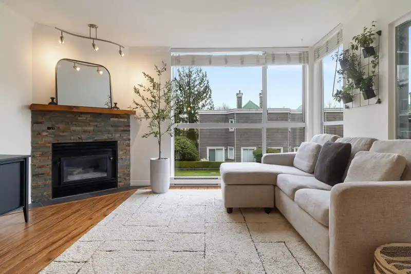 212 8450 JELLICOE STREET - photo 3 of 37