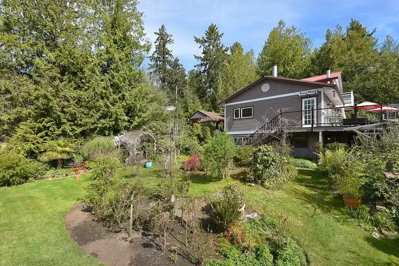 4906 SINCLAIR BAY ROAD - photo 1 of 36