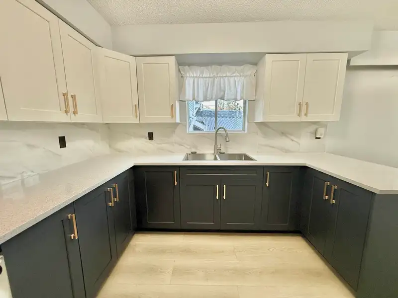 3850 LILLOOET STREET - photo 3 of 20