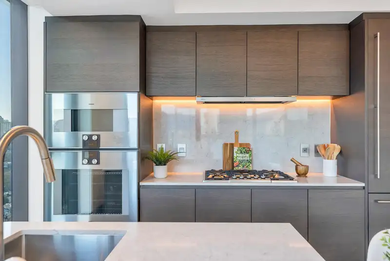 2303 1408 ROBSON STREET - photo 2 of 12