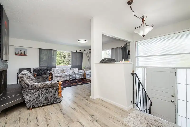 13782 HARPER ROAD - photo 4 of 25