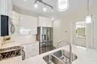 503 8558 202B STREET - thumbnail 5