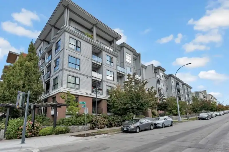 335 13733 107A AVENUE - photo 1 of 37