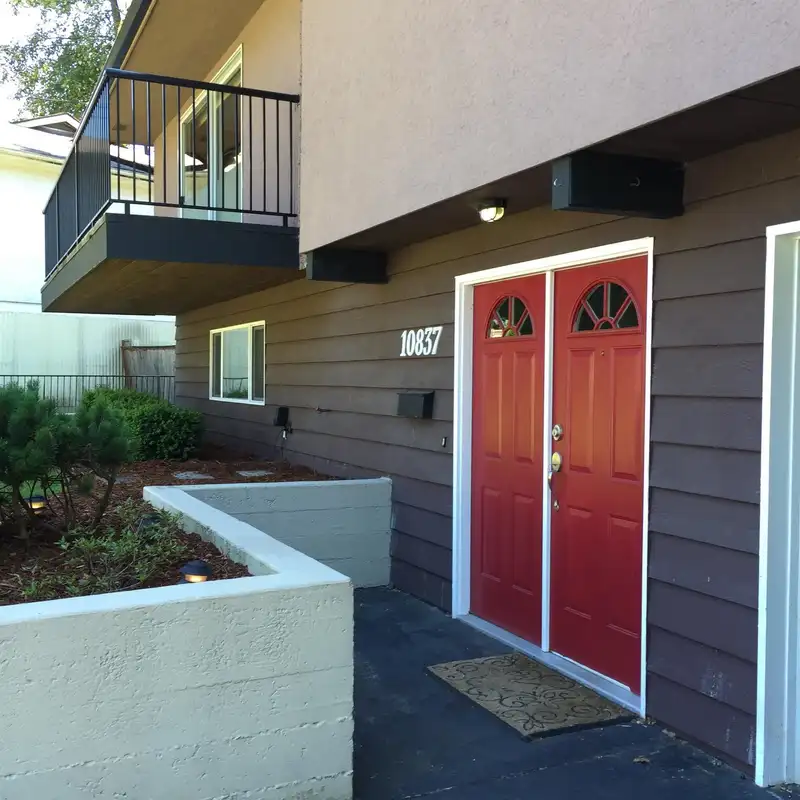 10837 145 A STREET - photo 1 of 13