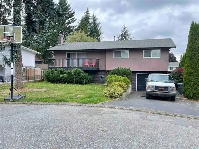 10837 145 A STREET - photo 2 of 13