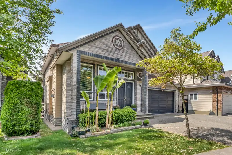 6277 146A STREET - photo 3 of 40
