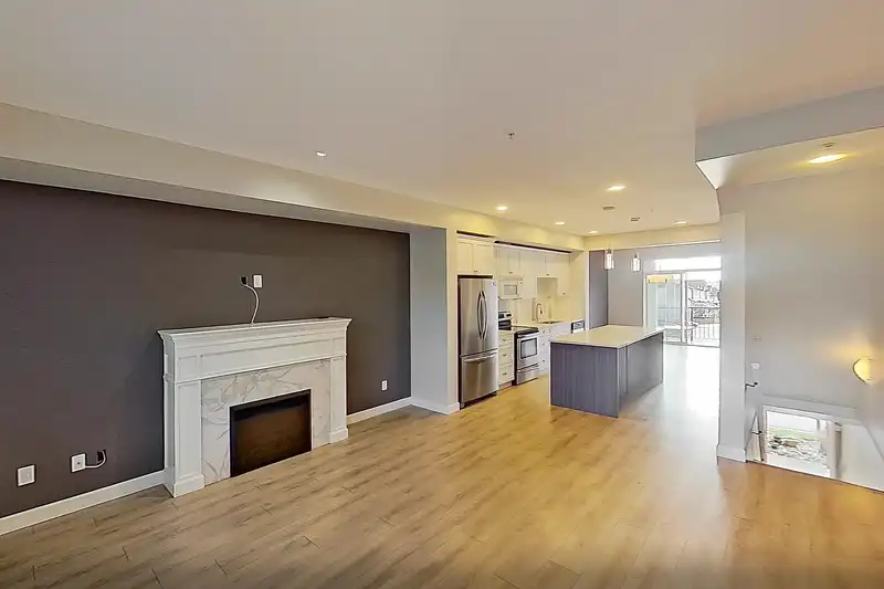 53 7157 210 STREET - photo 4 of 29