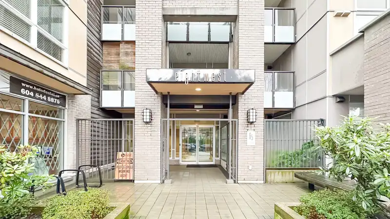119 85 EIGHTH AVENUE - photo 2 of 26
