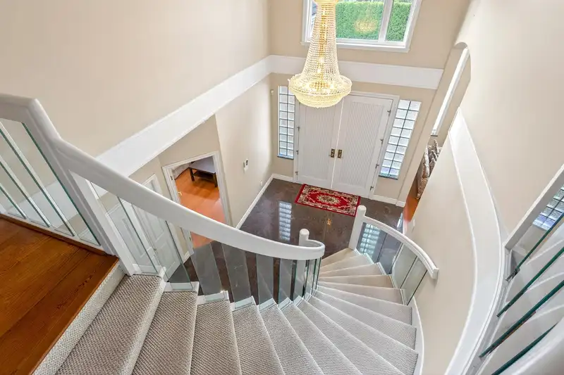 8260 CLAYSMITH ROAD - photo 3 of 40