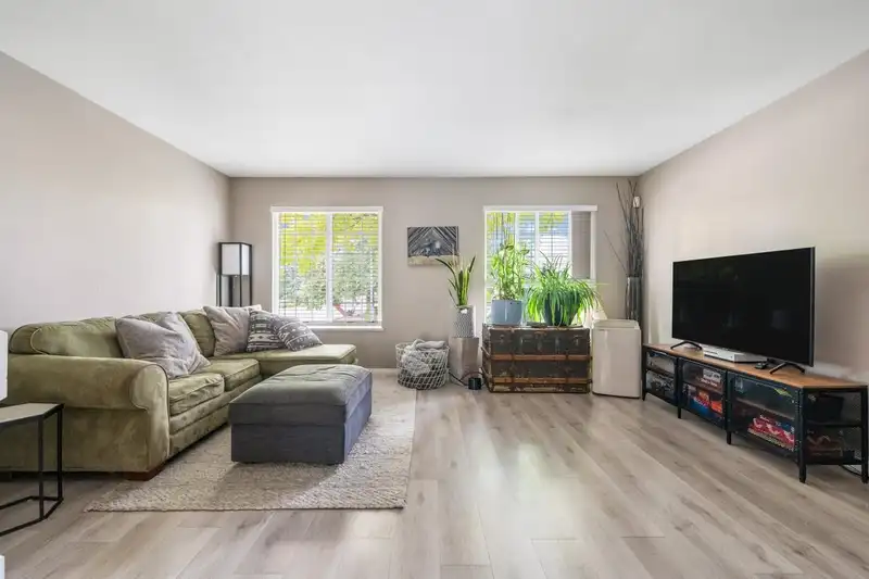 35026 EXBURY AVENUE - photo 3 of 7