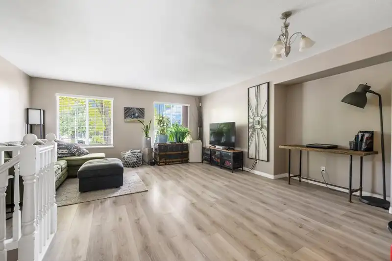 35026 EXBURY AVENUE - photo 4 of 7