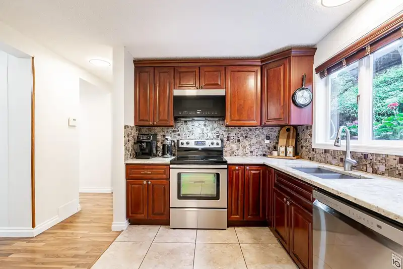 2995 CORONA DRIVE - photo 2 of 25