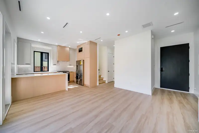 2 2636 MCGILL STREET - photo 4 of 29
