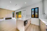 2 2636 MCGILL STREET - thumbnail 10