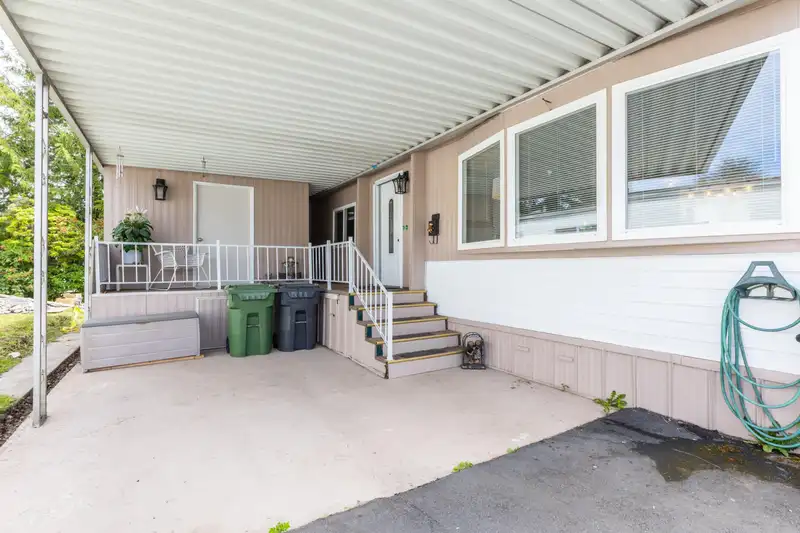 251 1840 160 STREET - photo 3 of 33