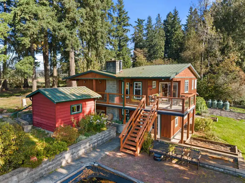 27382 84 AVENUE - photo 1 of 40
