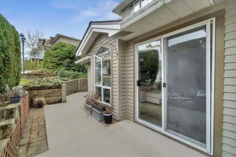1124 ORR DRIVE - photo 1 of 19