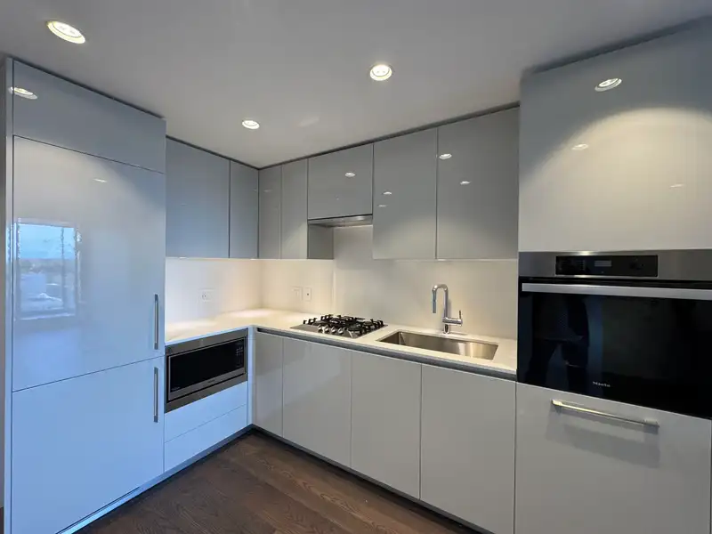 1510 5788 GILBERT ROAD - photo 3 of 12