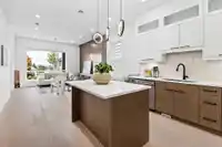 101 1045 QUADLING AVENUE - thumbnail 8