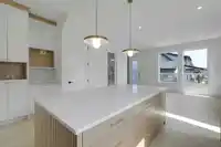 7678 196 STREET - thumbnail 3
