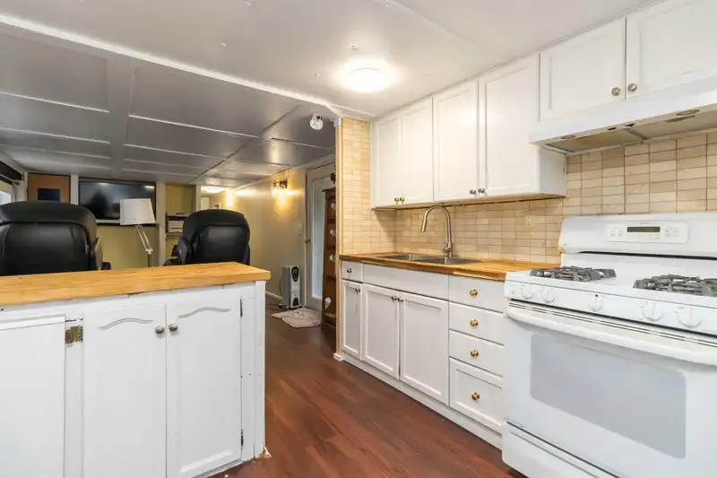 11 41711 TAYLOR ROAD - photo 3 of 23