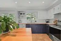 5846 179A STREET - thumbnail 10