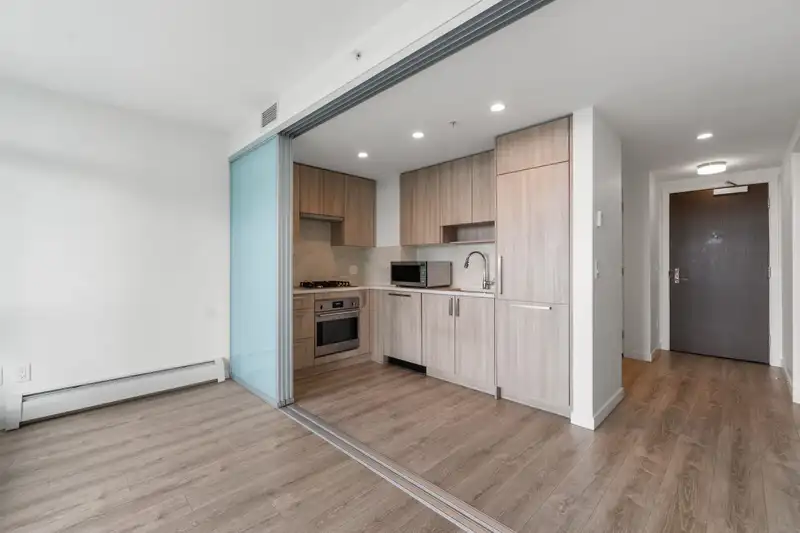 1112 13350 CENTRAL AVENUE - photo 4 of 19