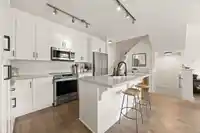 102 300 PANORAMA PLACE - thumbnail 2