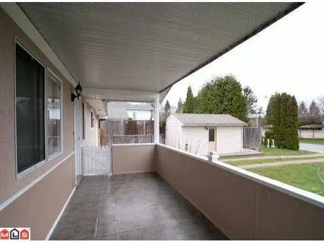 1955 158A STREET - photo 4 of 5