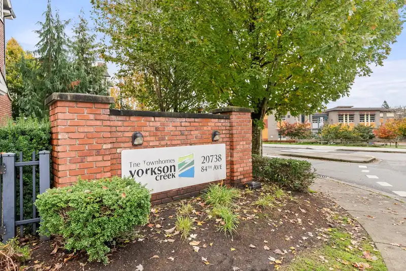 2 20738 84 AVENUE - photo 1 of 35