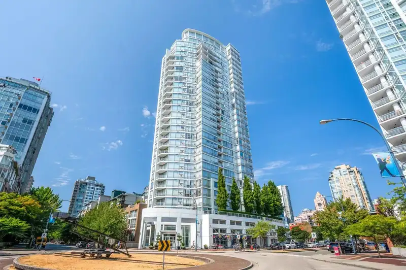 1901 1201 MARINASIDE CRESCENT - photo 1 of 33
