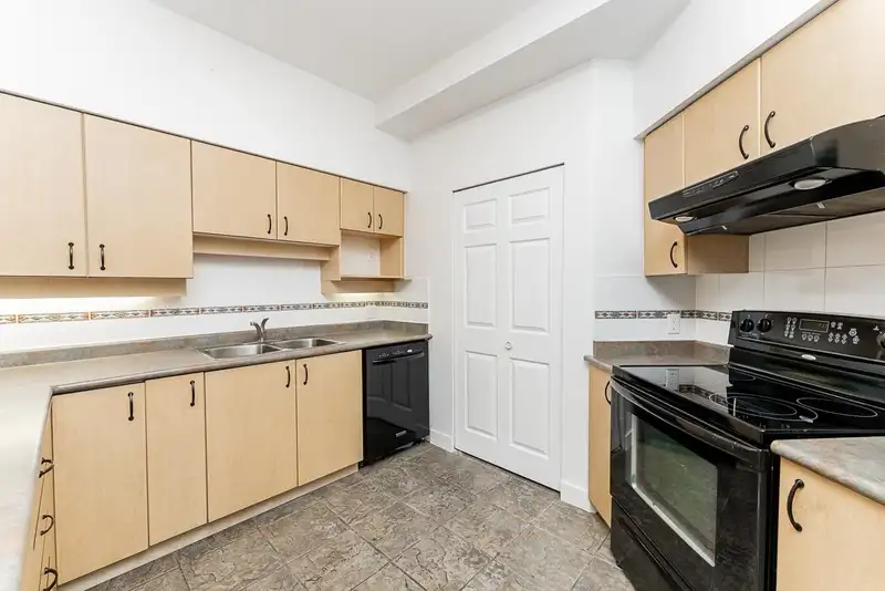 108 522 SMITH AVENUE - photo 2 of 35