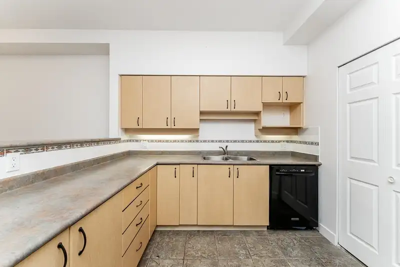 108 522 SMITH AVENUE - photo 3 of 35