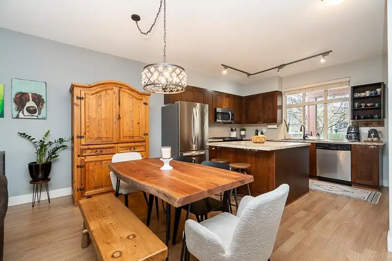 7 19479 65 AVENUE - photo 4 of 39