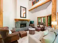 6 2240 NORDIC DRIVE - thumbnail 2
