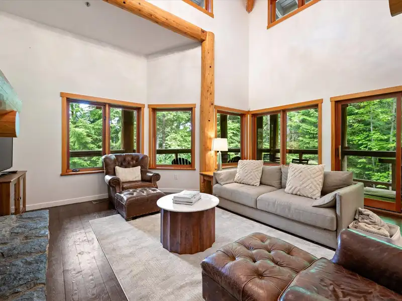 6 2240 NORDIC DRIVE - photo 4 of 39