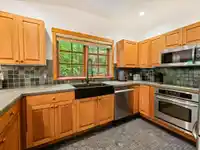 6 2240 NORDIC DRIVE - thumbnail 10