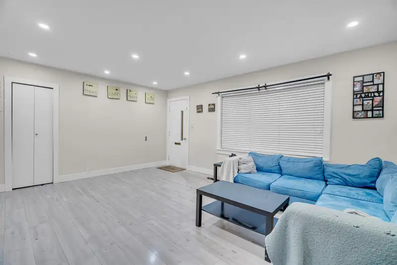 17834 60 AVENUE - photo 3 of 27