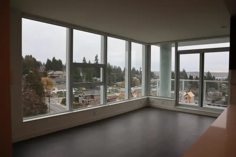 705 585 AUSTIN AVENUE - photo 1 of 16