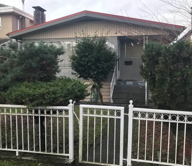 5771 SHERBROOKE STREET - photo 1 of 18